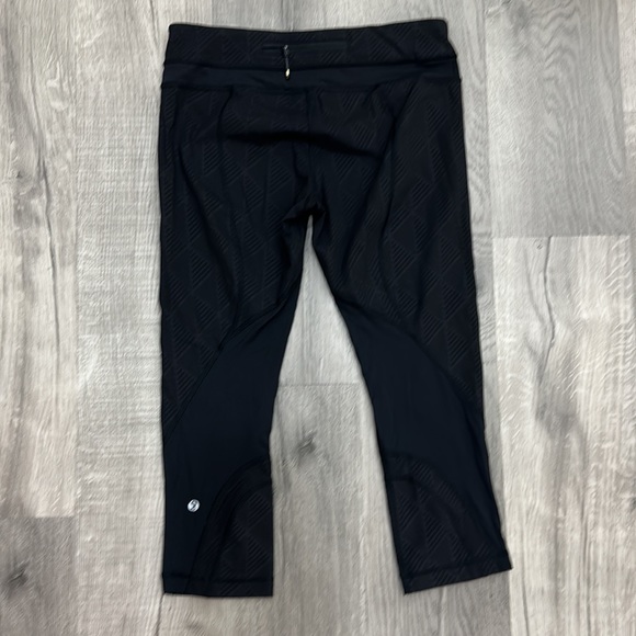Lululemon capris leggins - Picture 4 of 6
